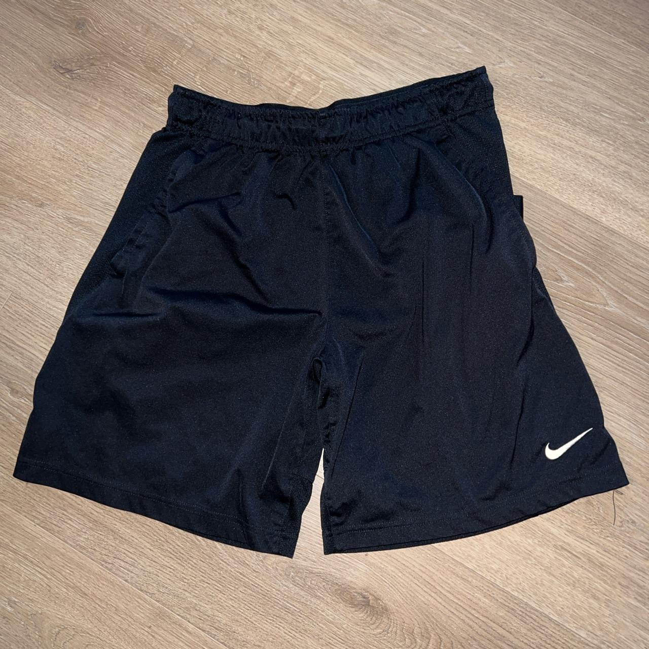 mens nike mid thigh shorts
