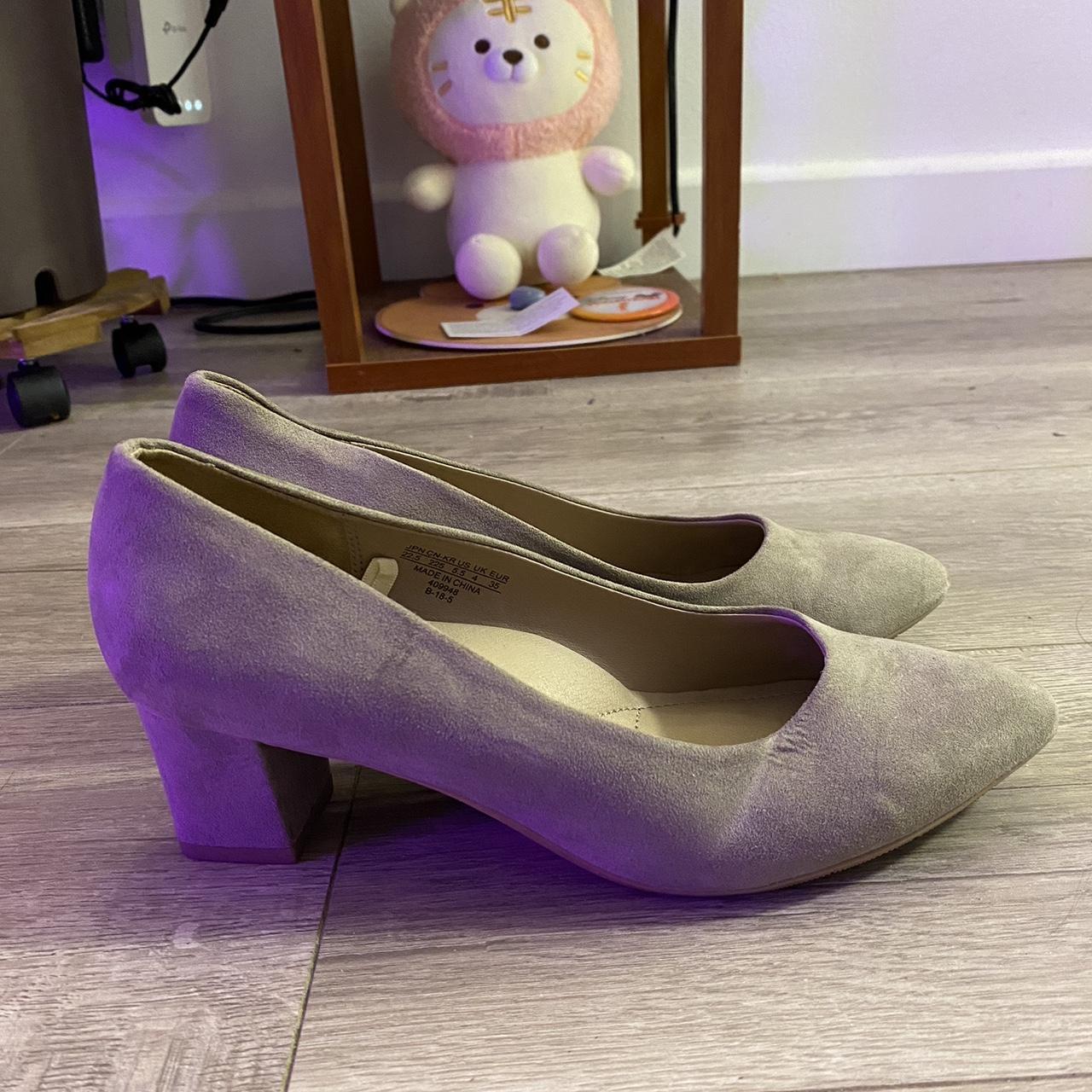 Uniqlo store chunky heels