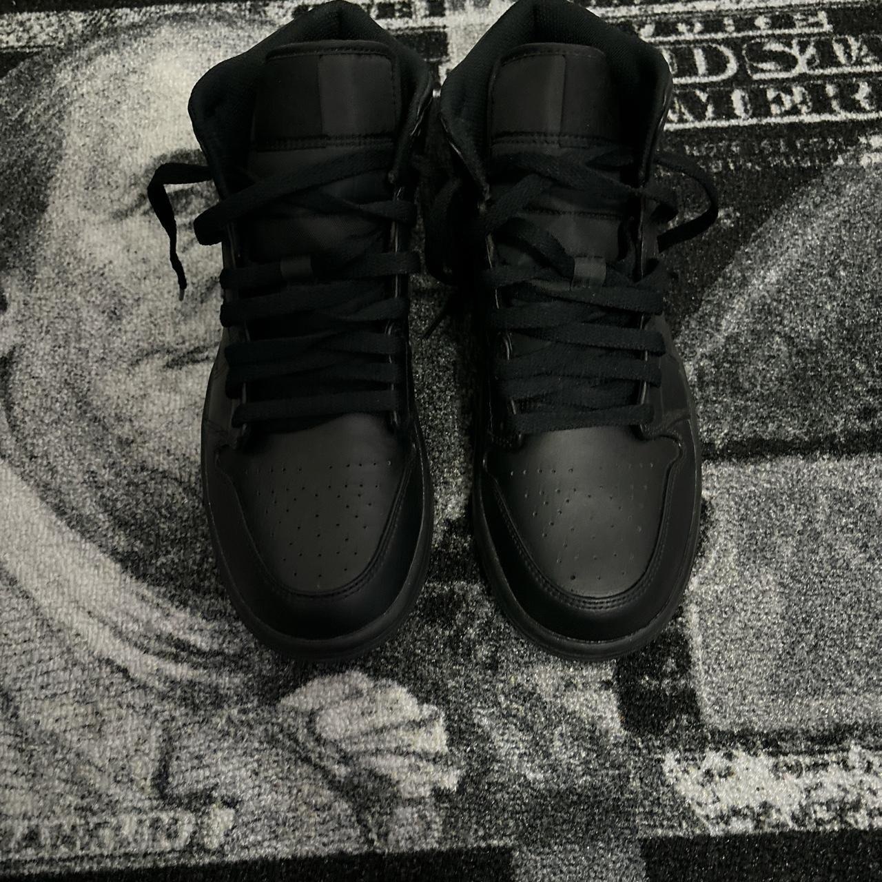 mens all black jordan 1