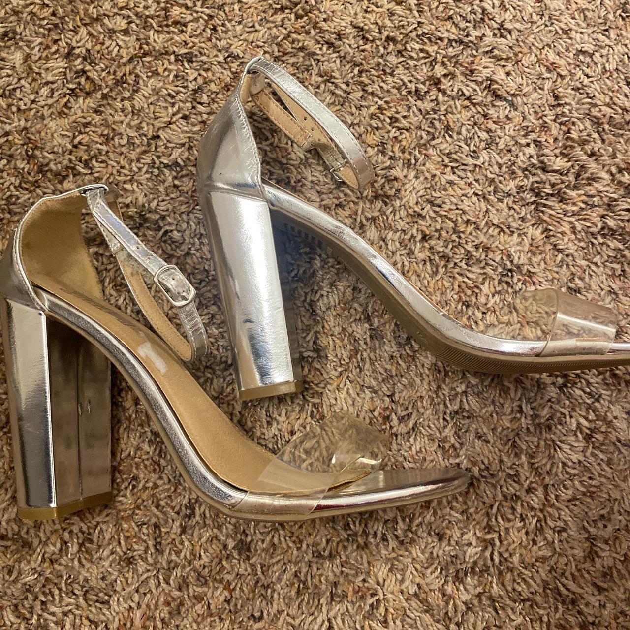 item listed by 20depop00
