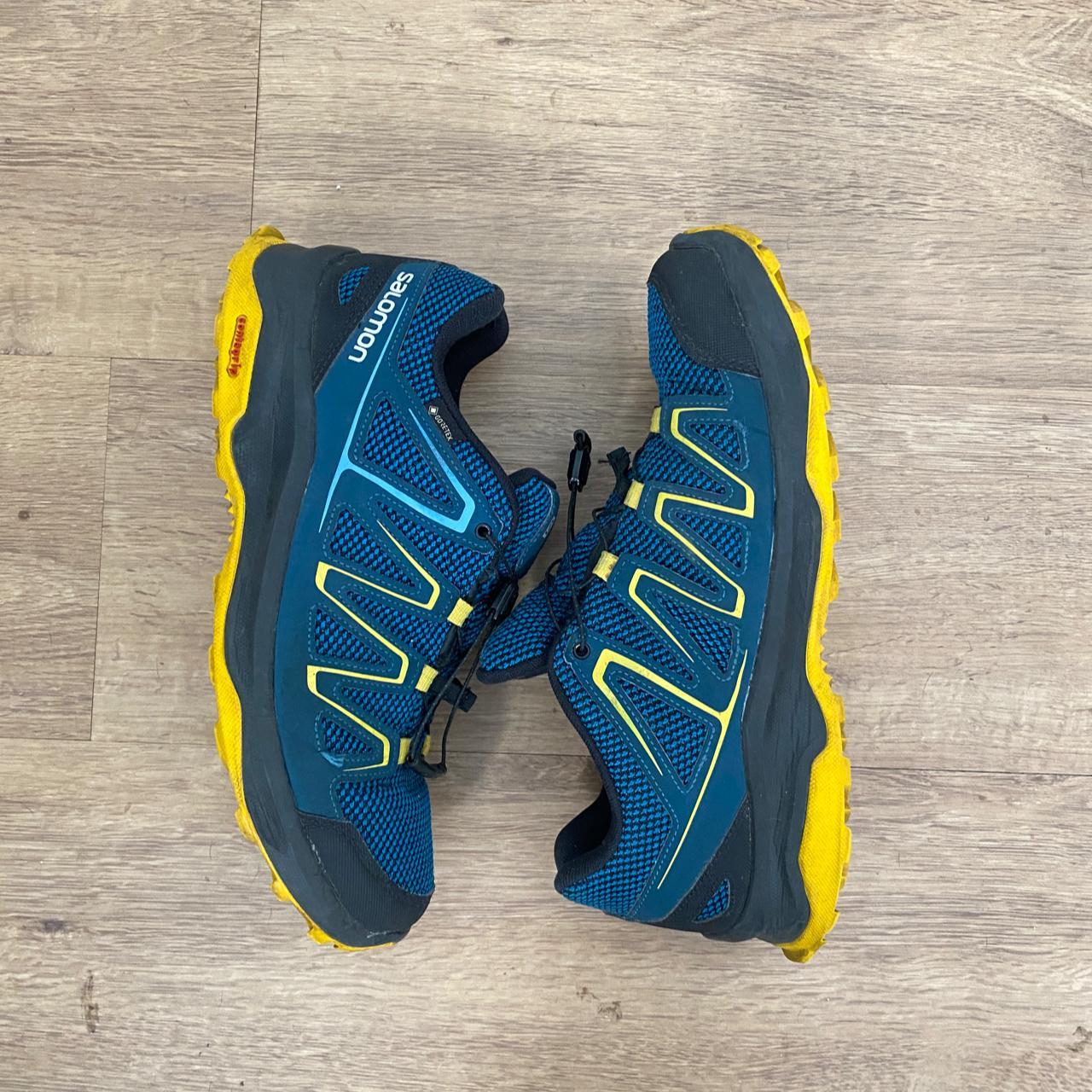 Salomon Runners - Depop