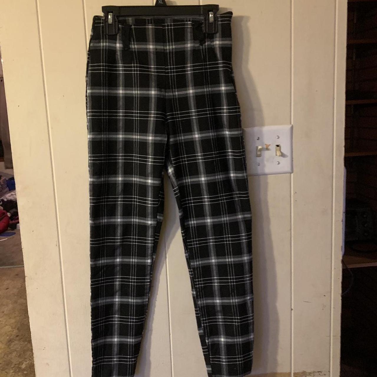 Back and White Plaid Time and Tru Pants - Depop