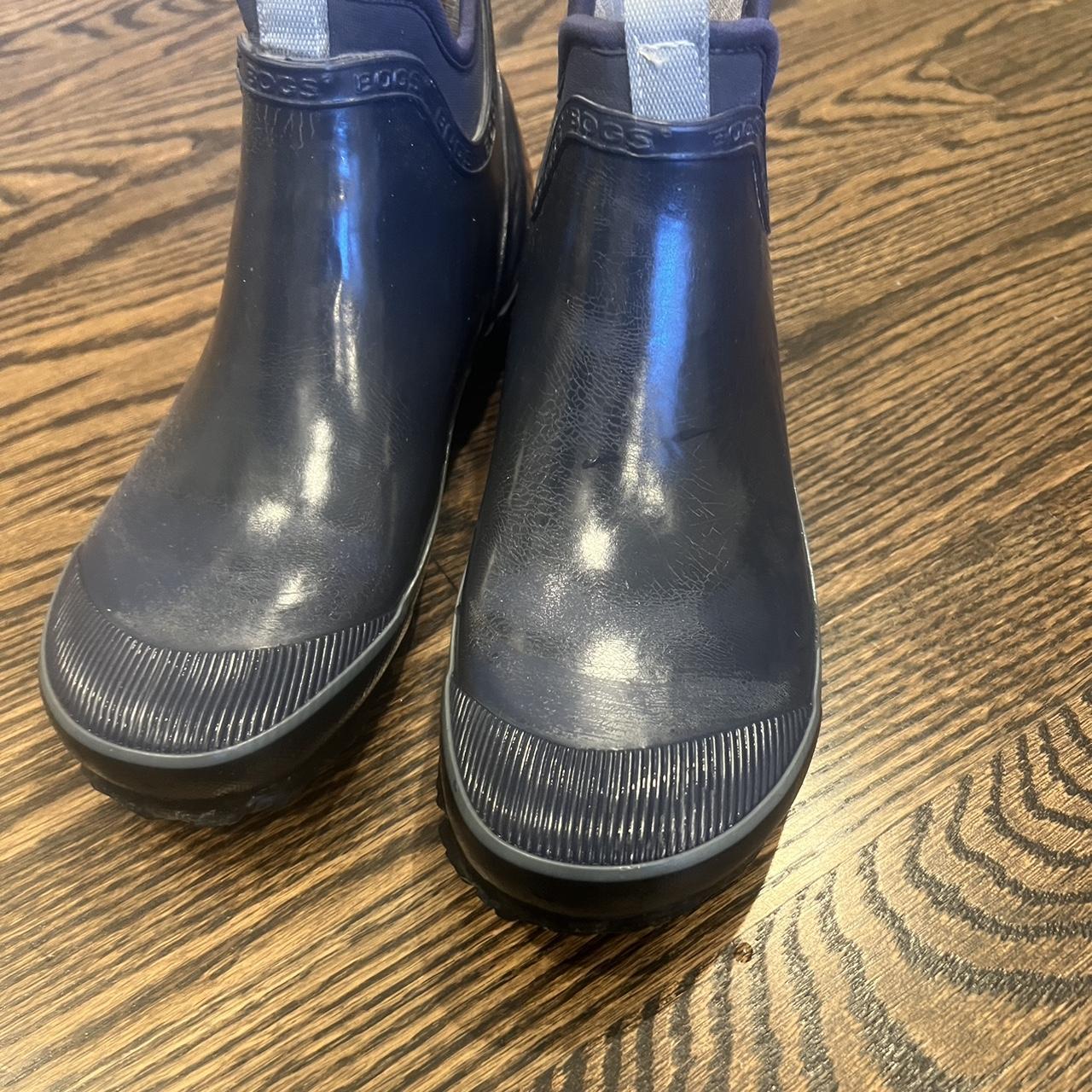 BOGS! Womens 8 Navy Harper Rain Boots, fully... - Depop