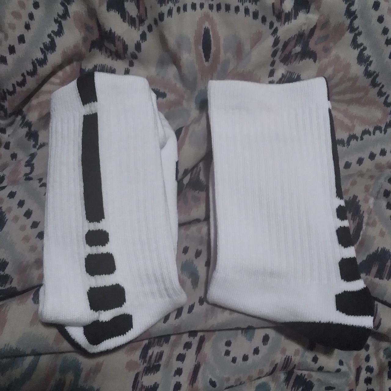 elite socks black and white