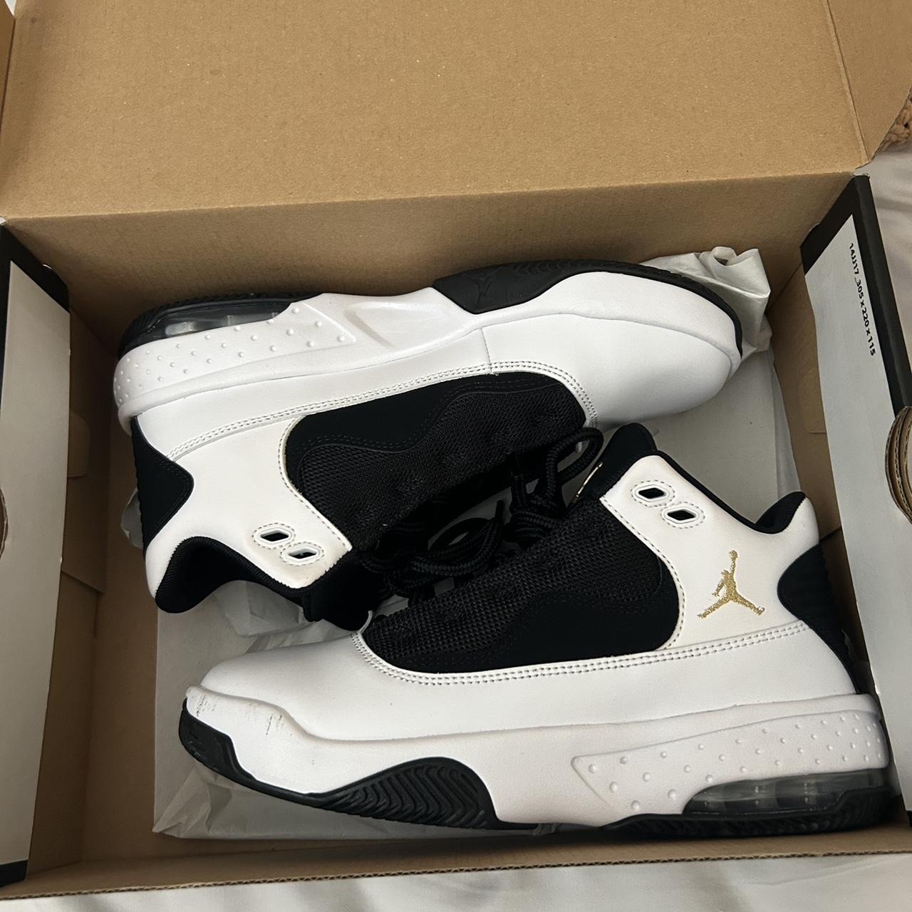 Jordan max discount aura 2 gold