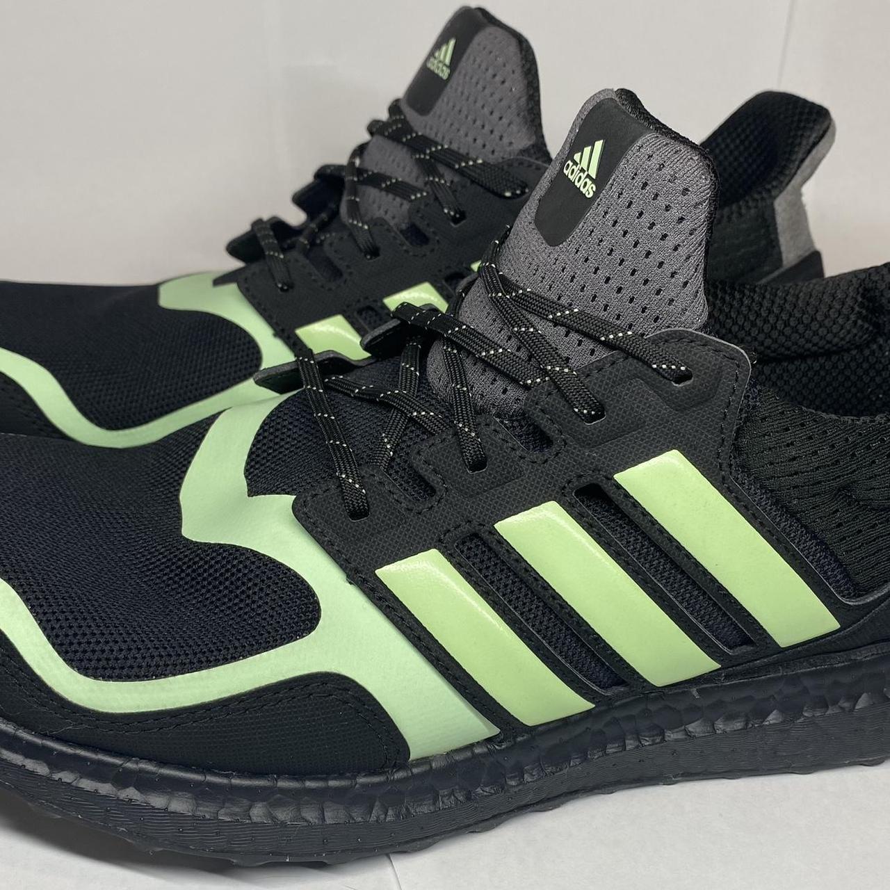 Ultra boost core black  core black  outlet glow green