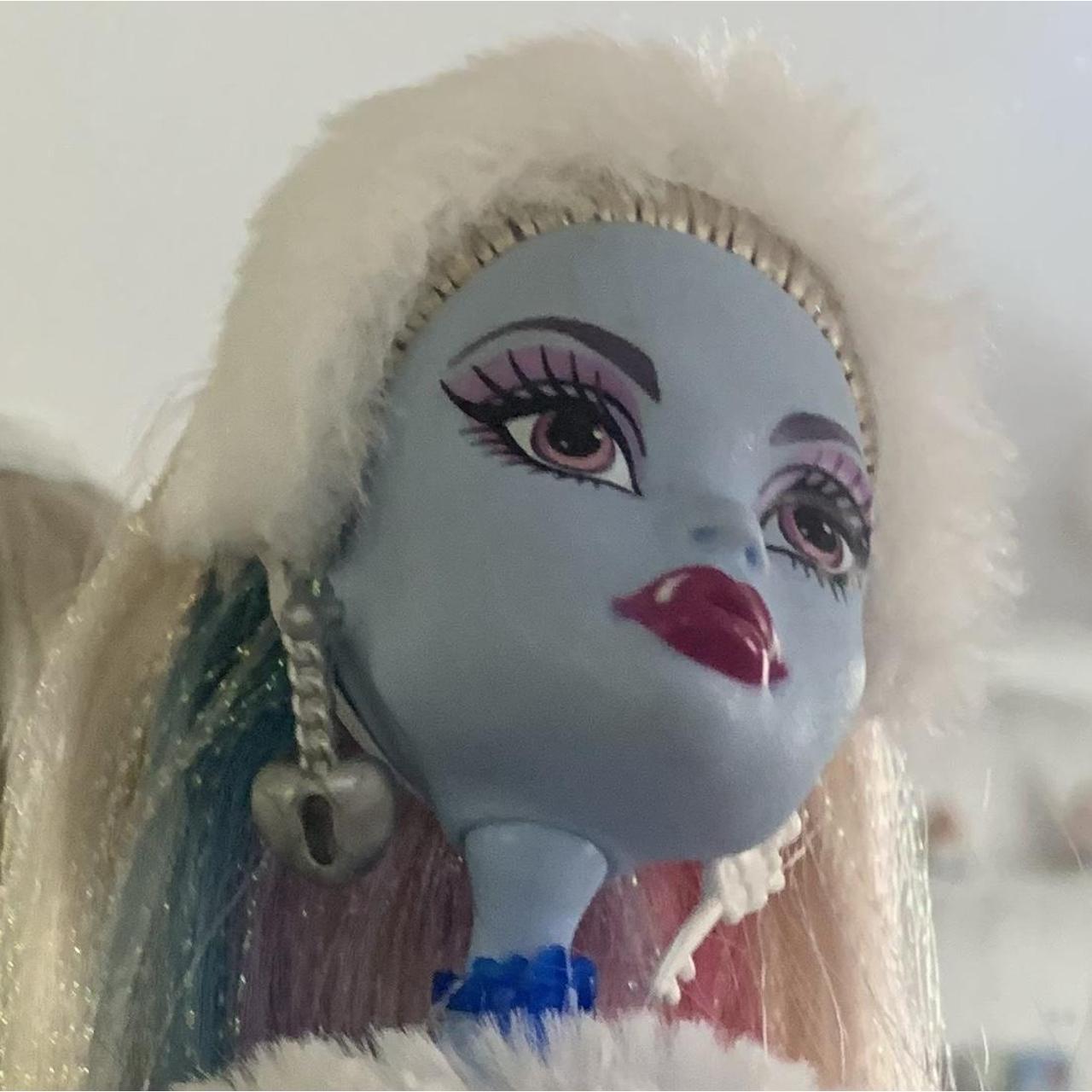 Monster high abbey Bominable fur accessories. Leg... - Depop