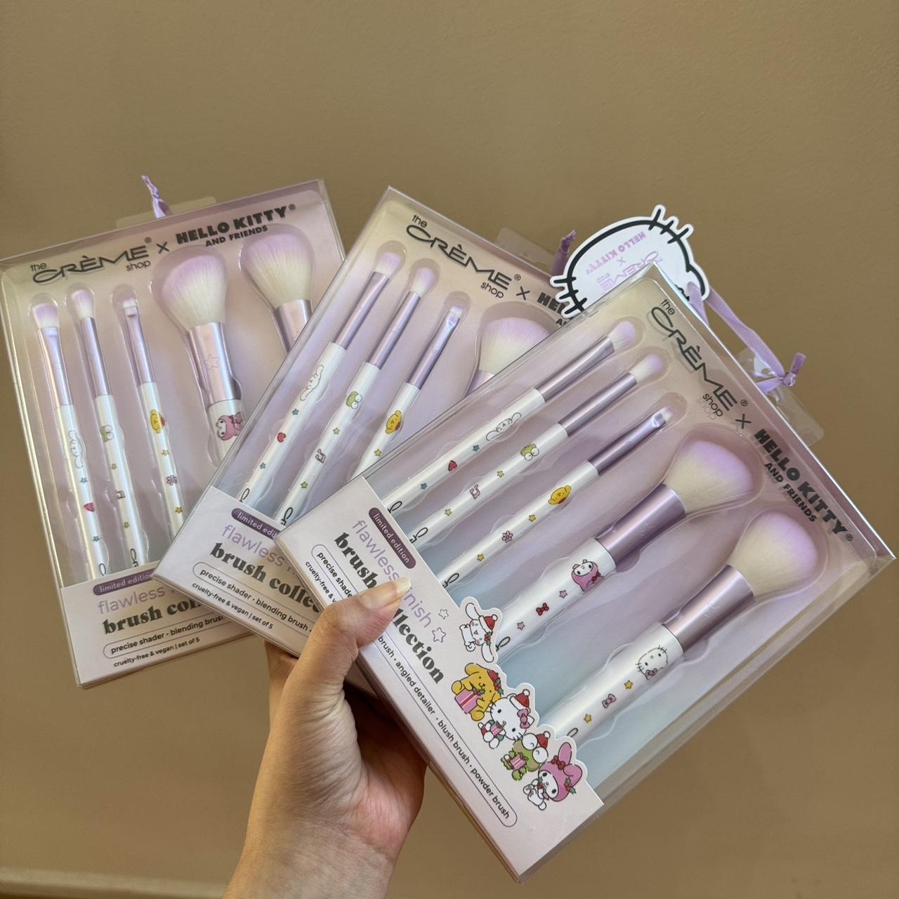 Hello kitty makeup brushes each 14 Depop