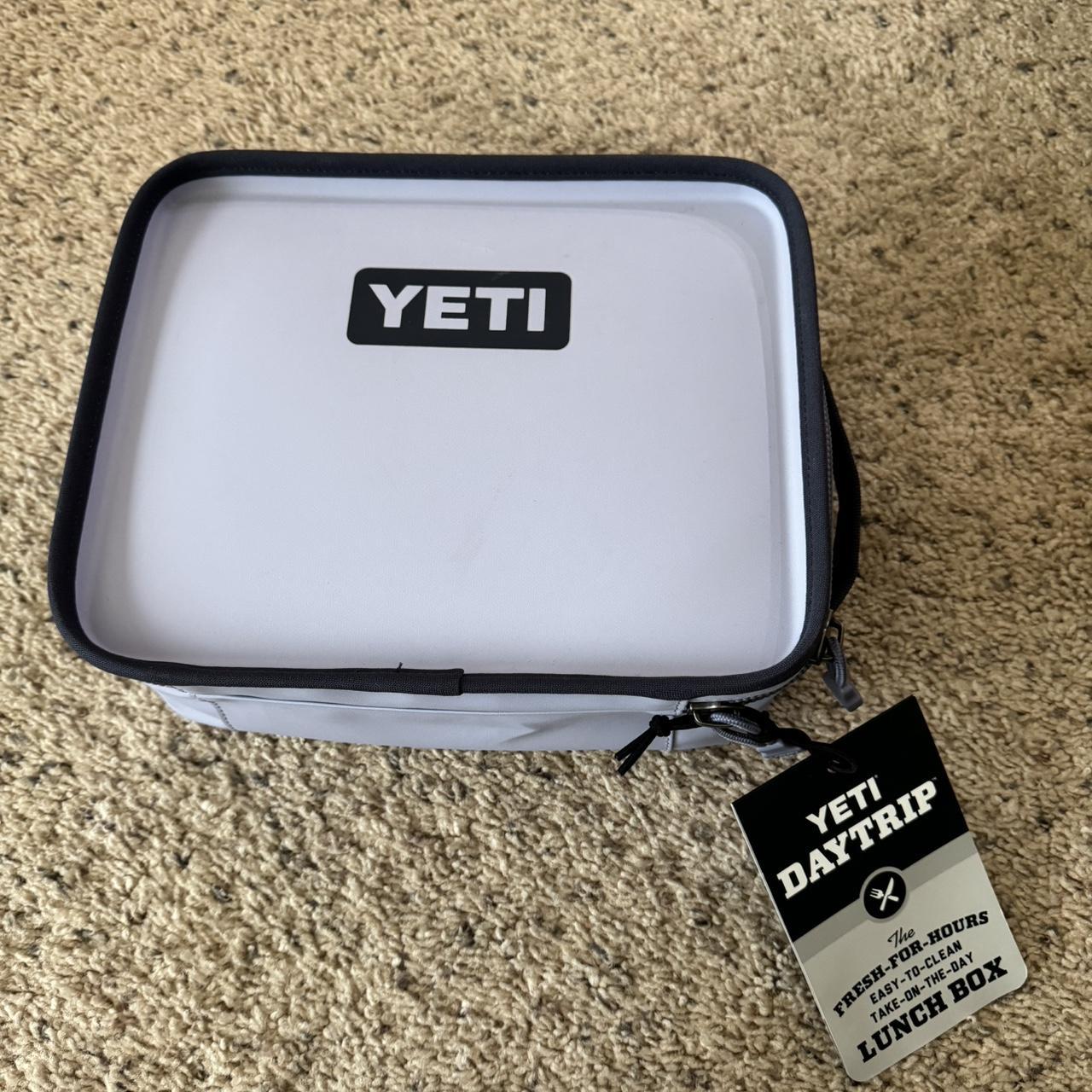 Yeti logo black insulated mug silver lining coffee - Depop