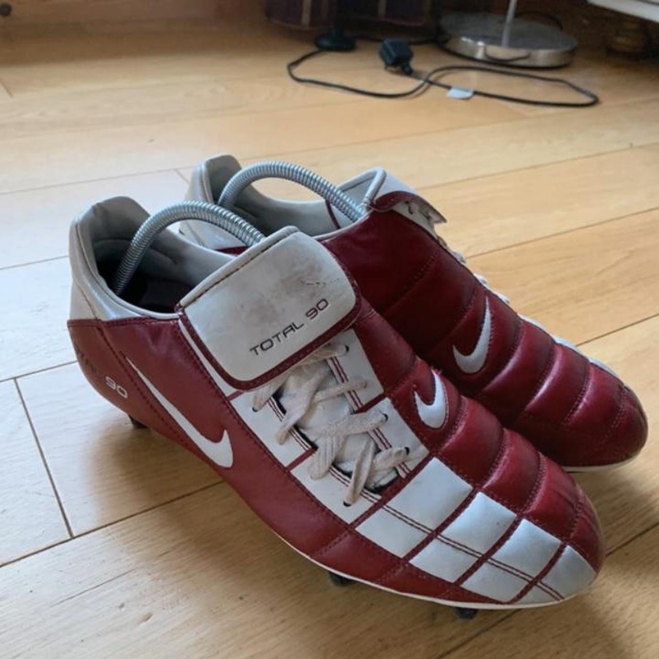 total 90 football boots