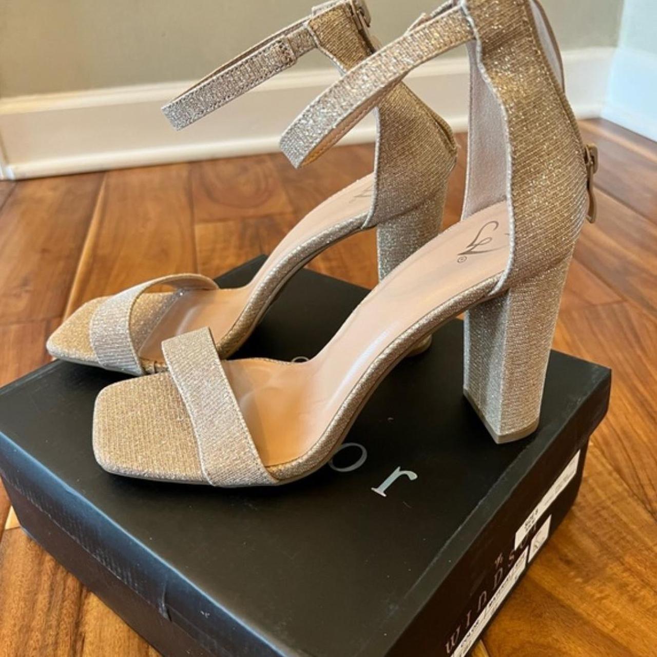 Gold heels hot sale size 9