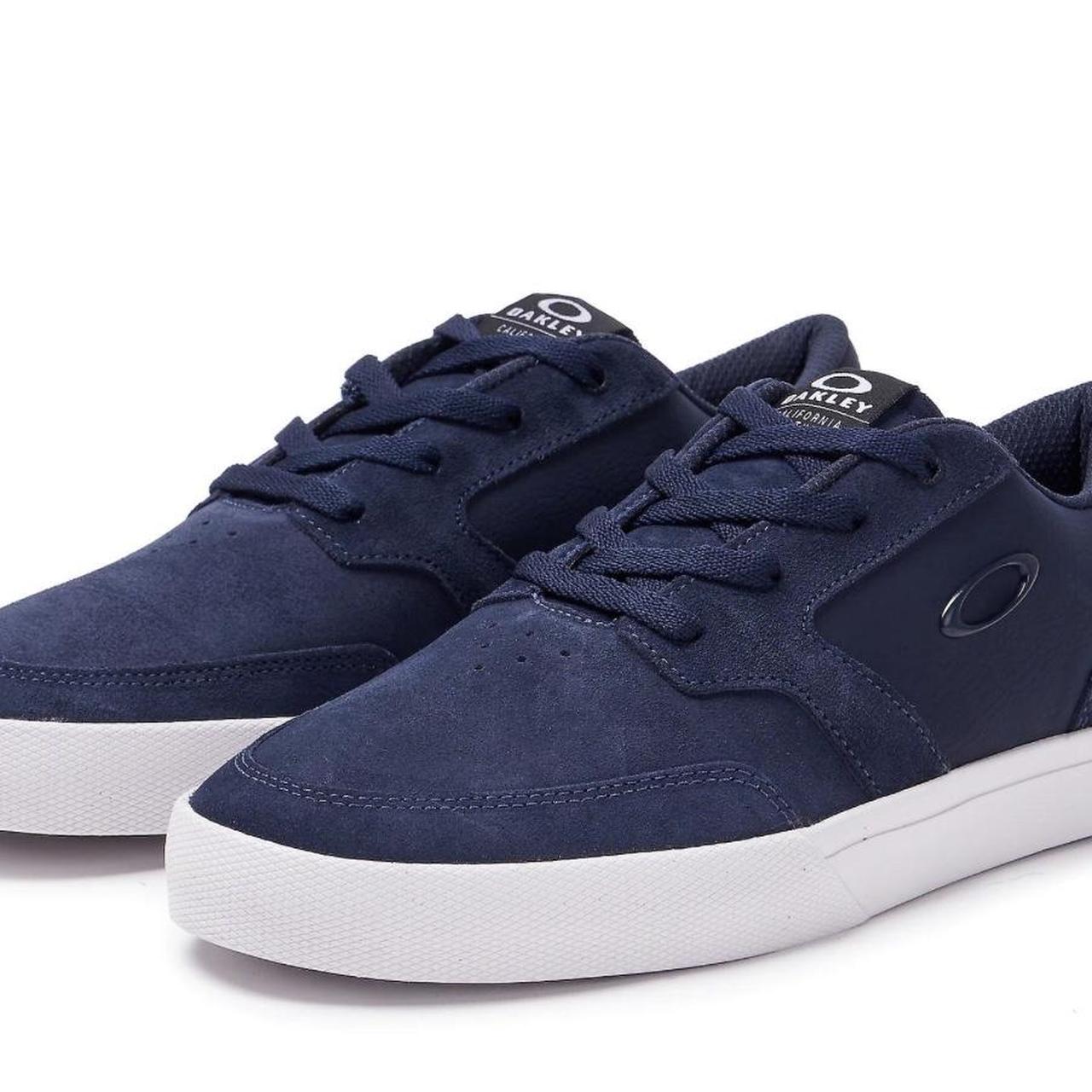 Oakley suede best sale lighthouse sneaker