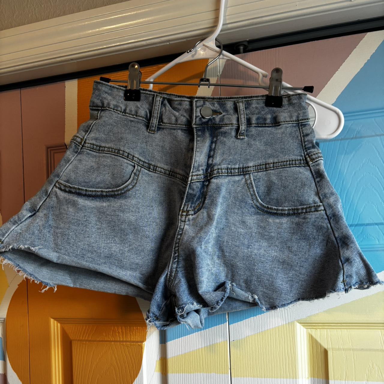 item listed by myclothezzs
