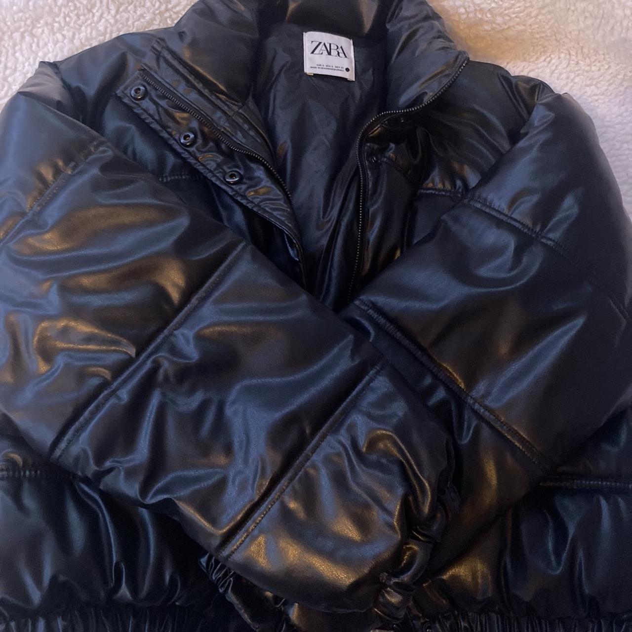 Zara cropped puffer jacket (small) - Depop