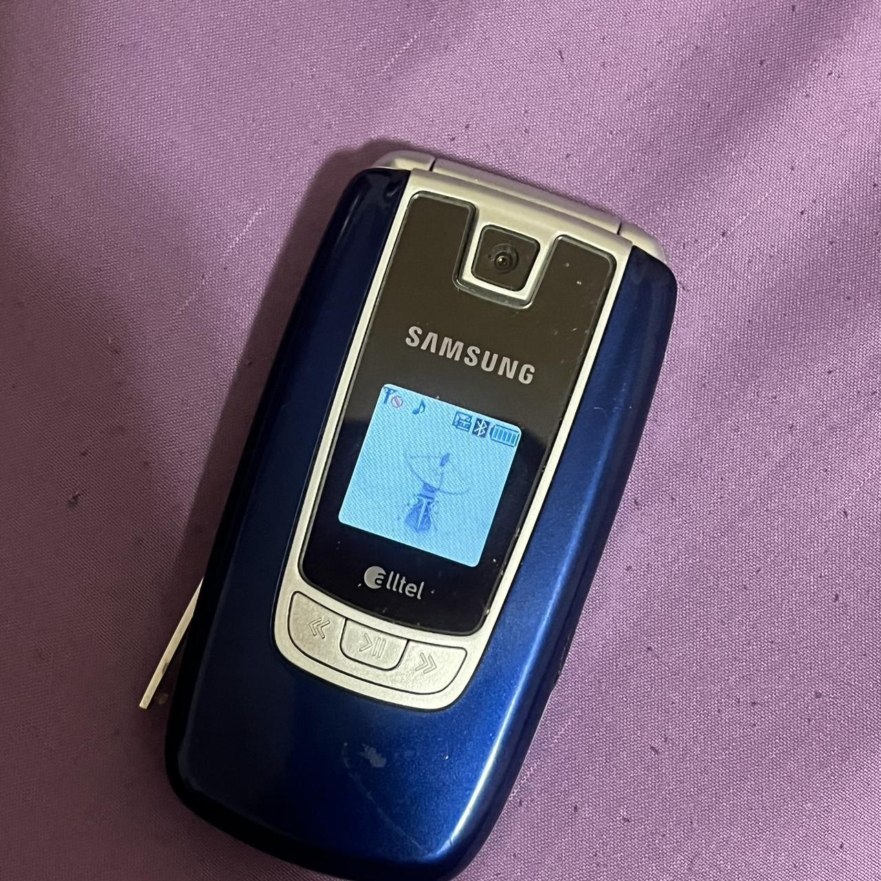 Vintage samsung flip phone. Comes with charger. Cdma... Depop