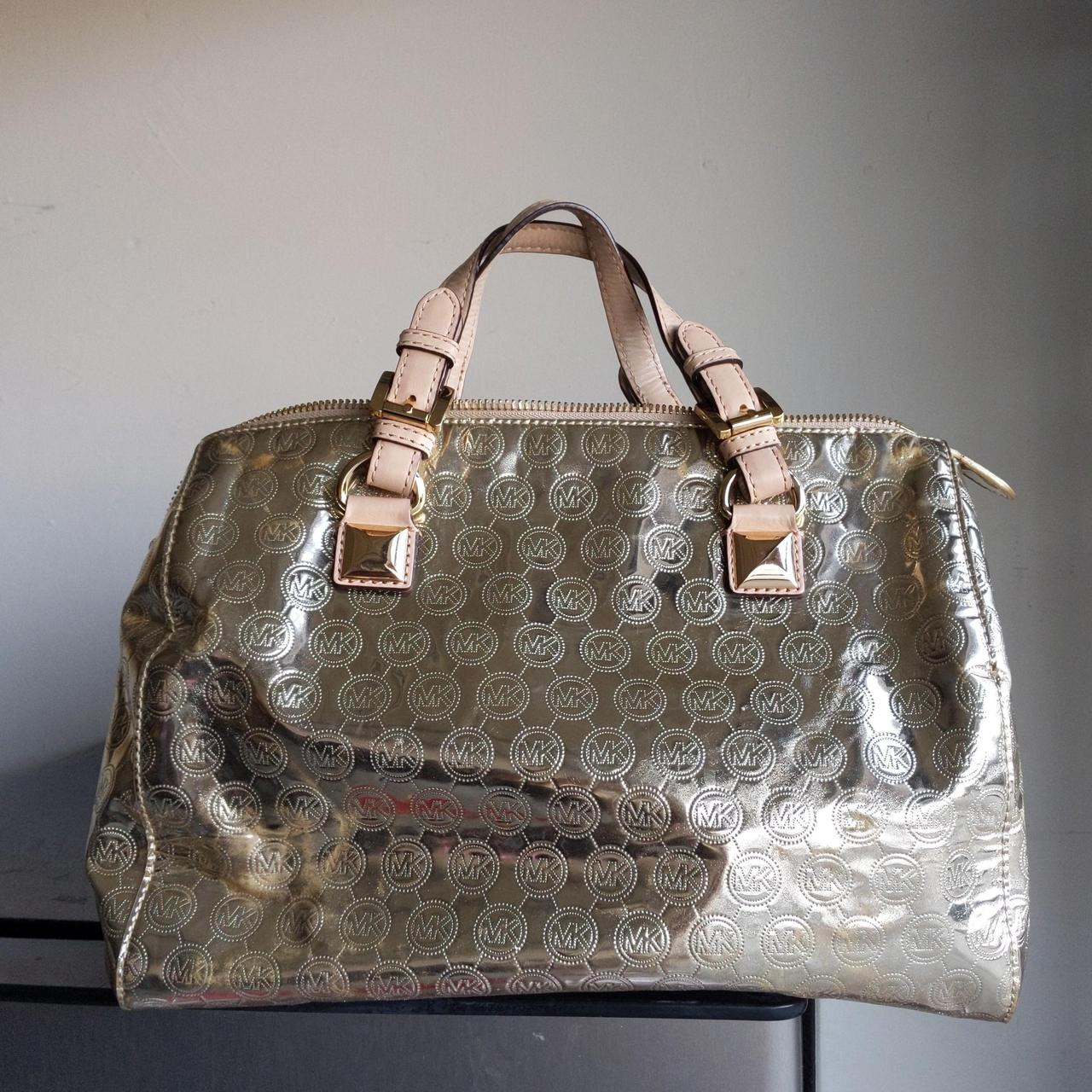 Michael Kors Metallic Gold Logo Tote Handbag& wallet & gorgeous necklace 🌹  | Handbag wallet, Gorgeous necklaces, Tote handbags