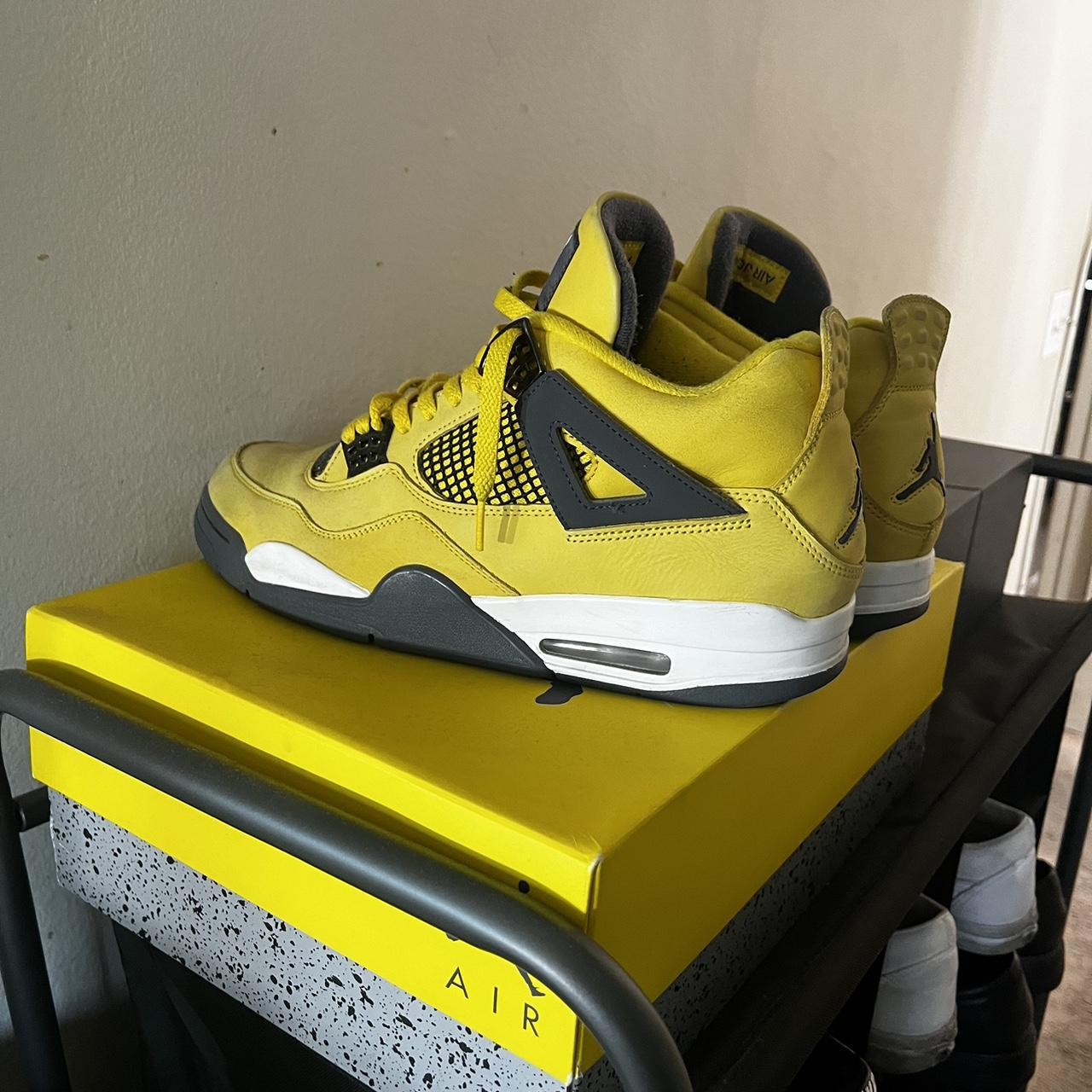lightning 4s size 12