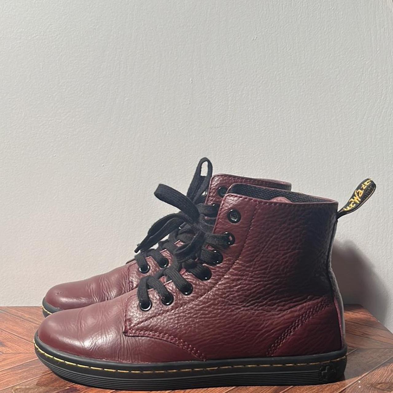 Dr martens best sale leyton red