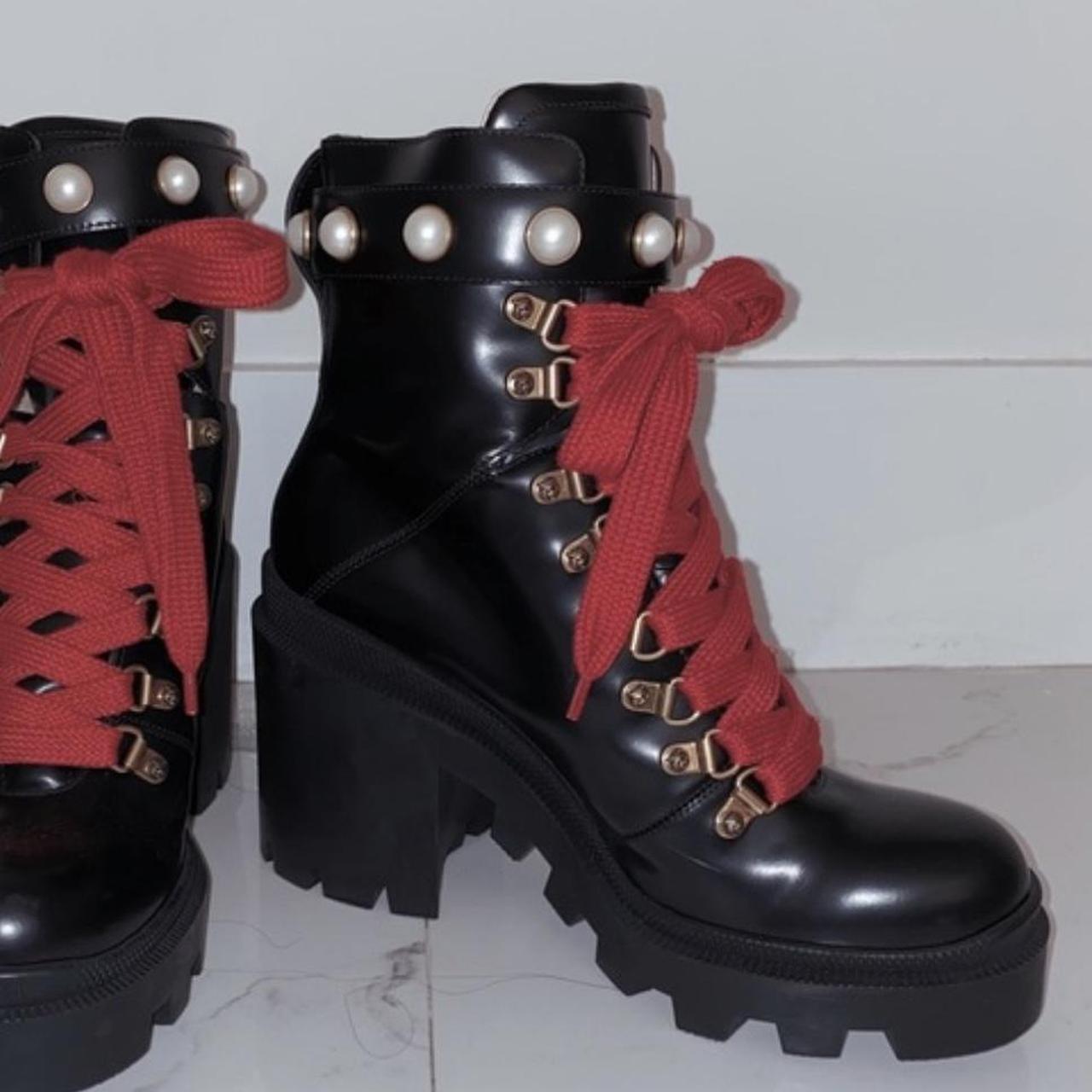 Gucci black boots red 2025 laces