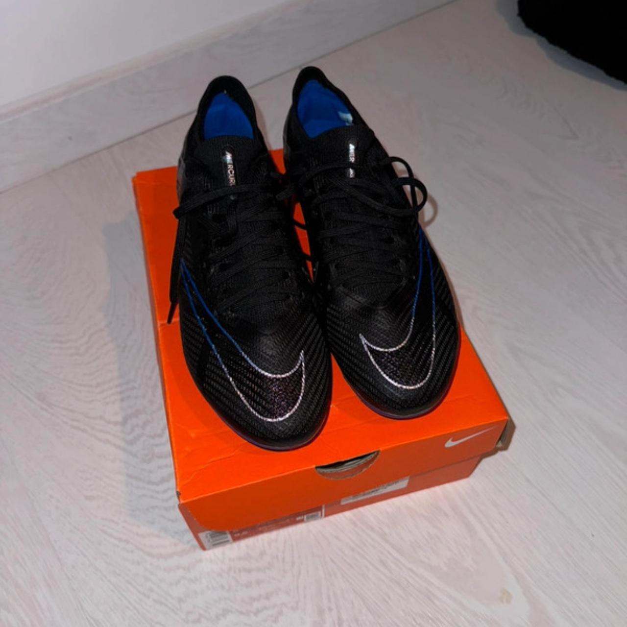 mens black nike football boots