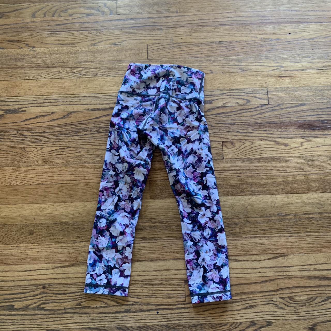 Size 0 lululemon leggings - Depop