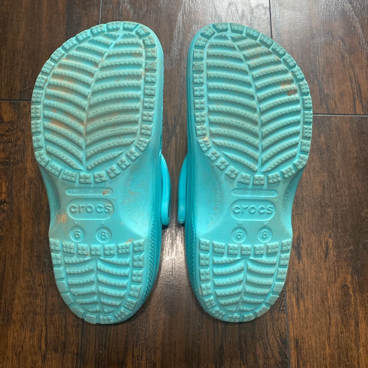 Blue crocs best sale size 5