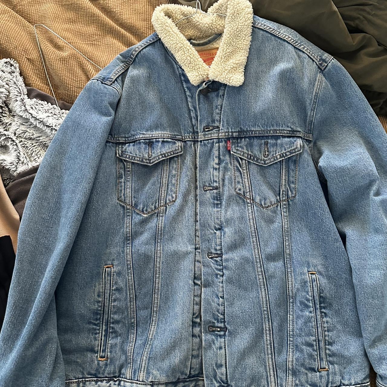 item listed by bjojouk