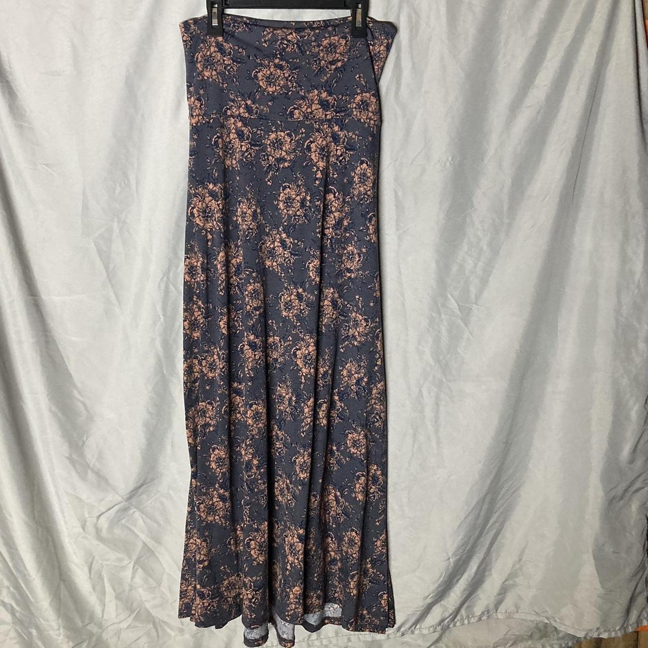 LuLaRoe Maxi skirt, size x small in good condition. - Depop