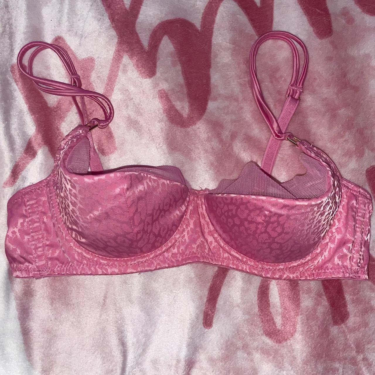 Victoria's Secret, Pink Velvet Bra