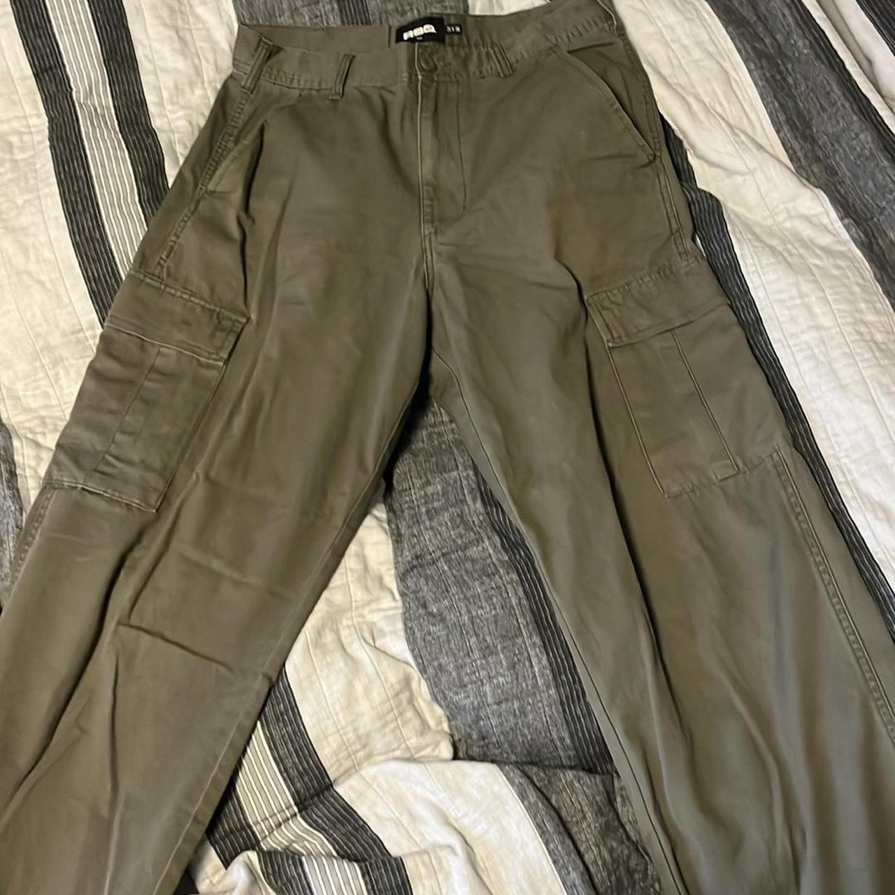 loose fit green rsq cargo pants size 31x30 - Depop