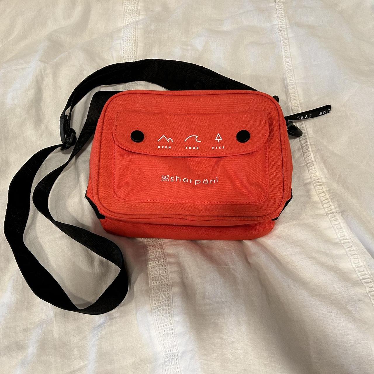 Red Sherpani Bag Never used - Depop