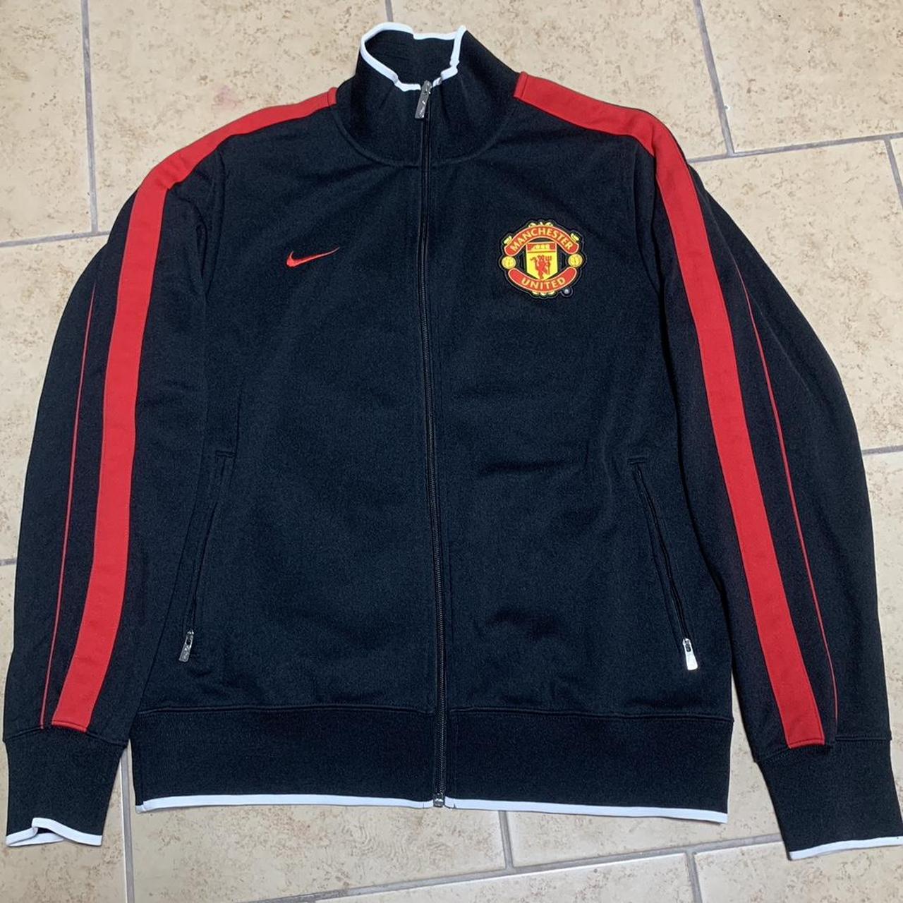 nike manchester united sweatshirt