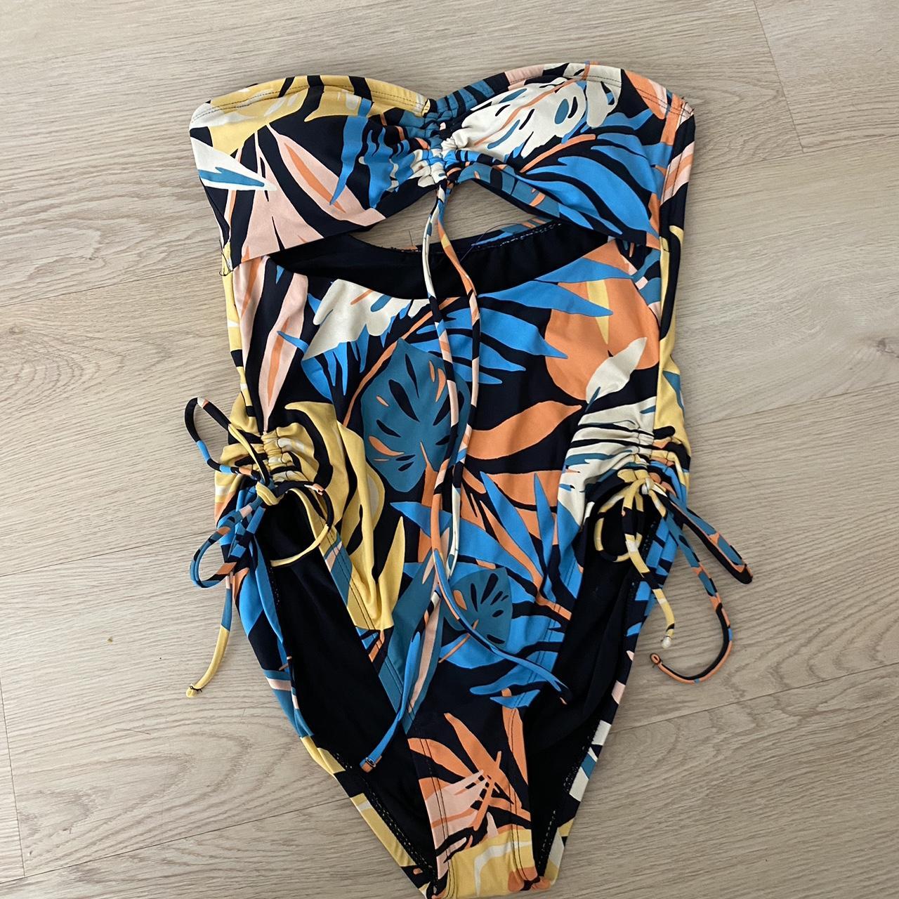 Women’s medium orange and blue tropical