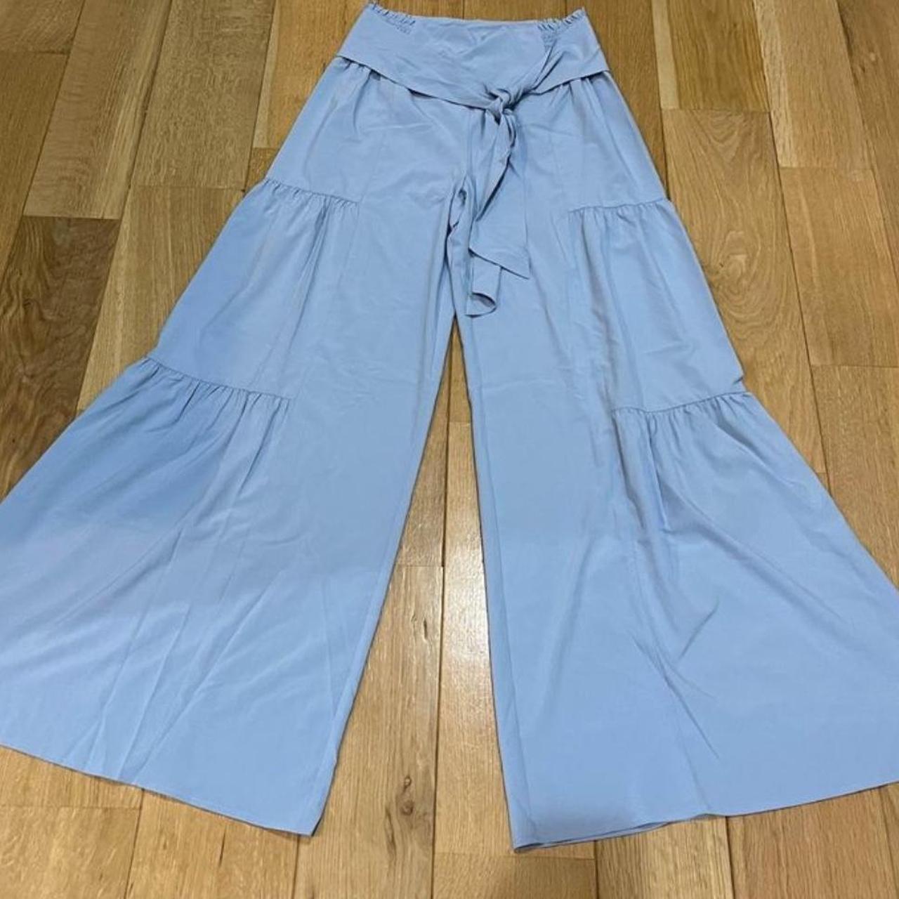 New Halara Pants size M - Depop