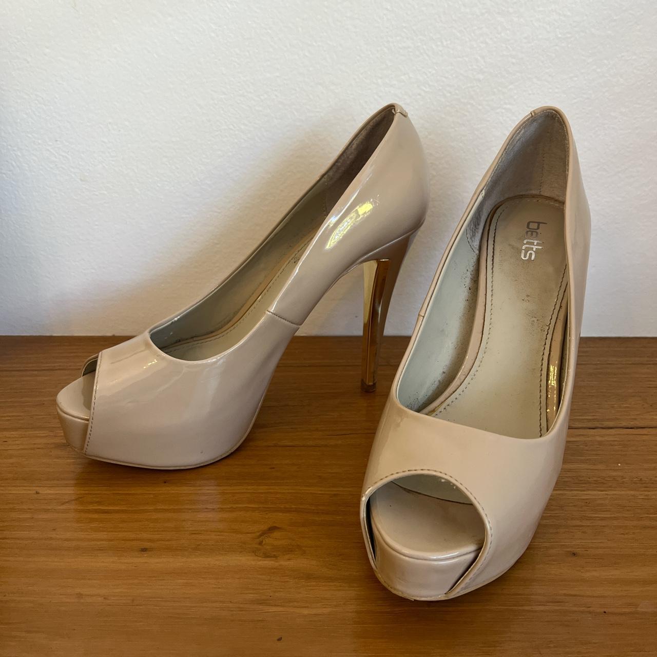 betts low heels