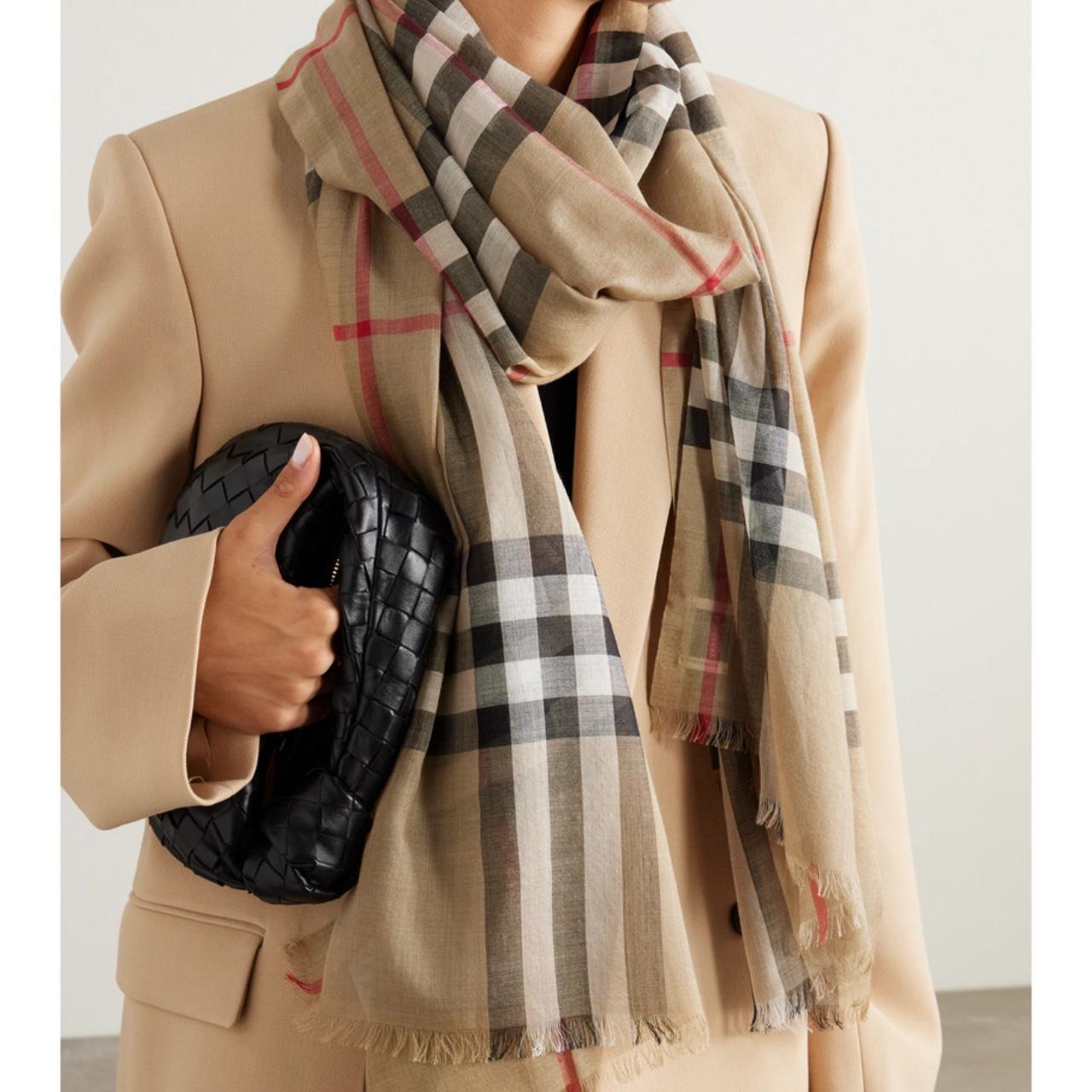 Burberry tan scarf hotsell