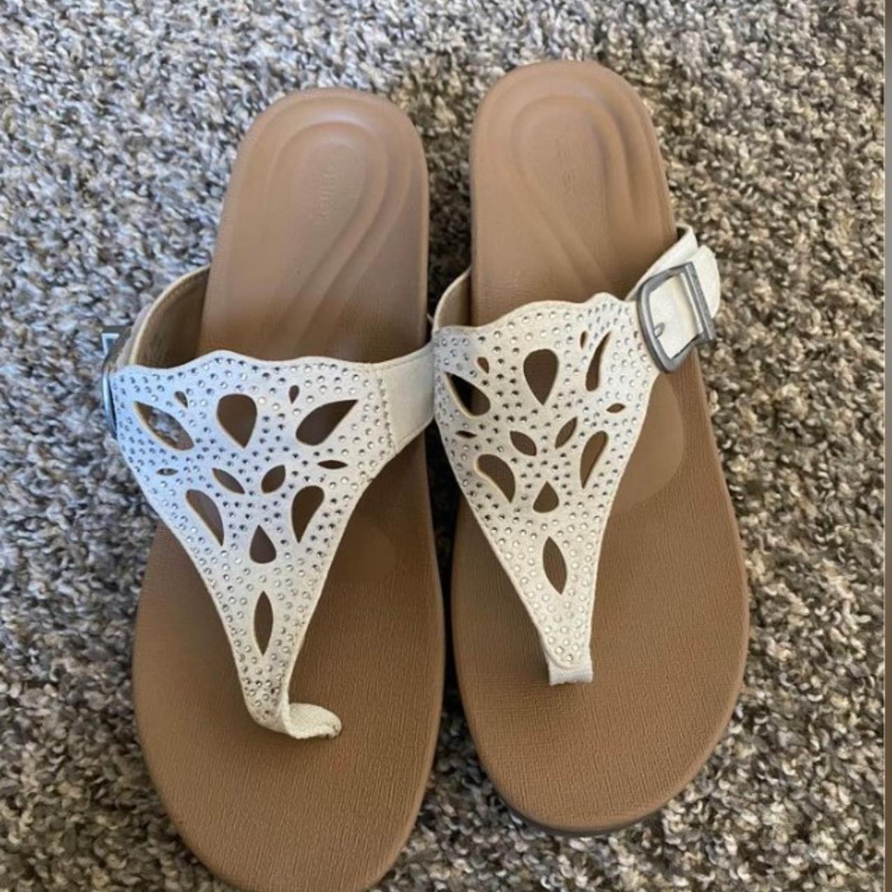 Aetrex best sale flip flops