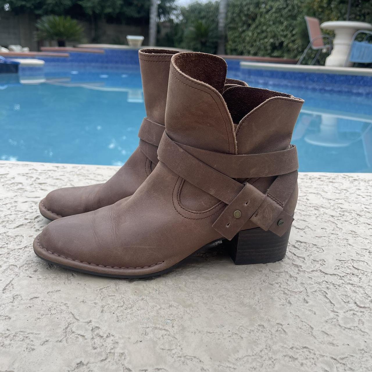 Elysian boot shop ugg