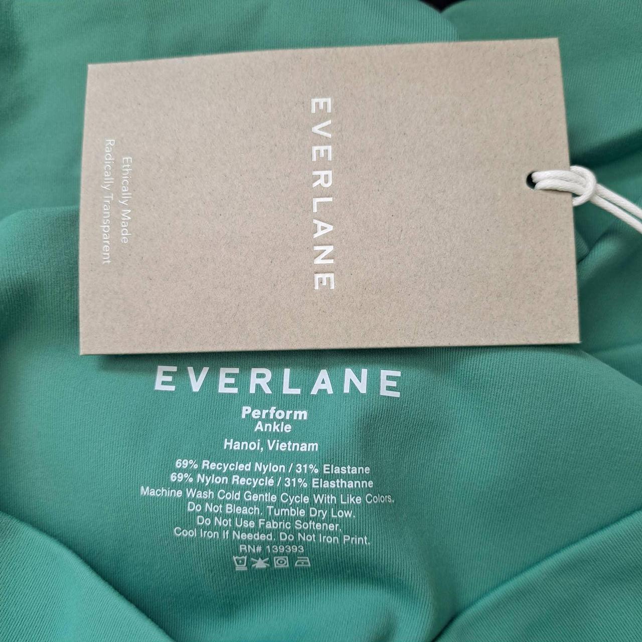 Everlane The Perform Legging Ankle Color: Black - Depop