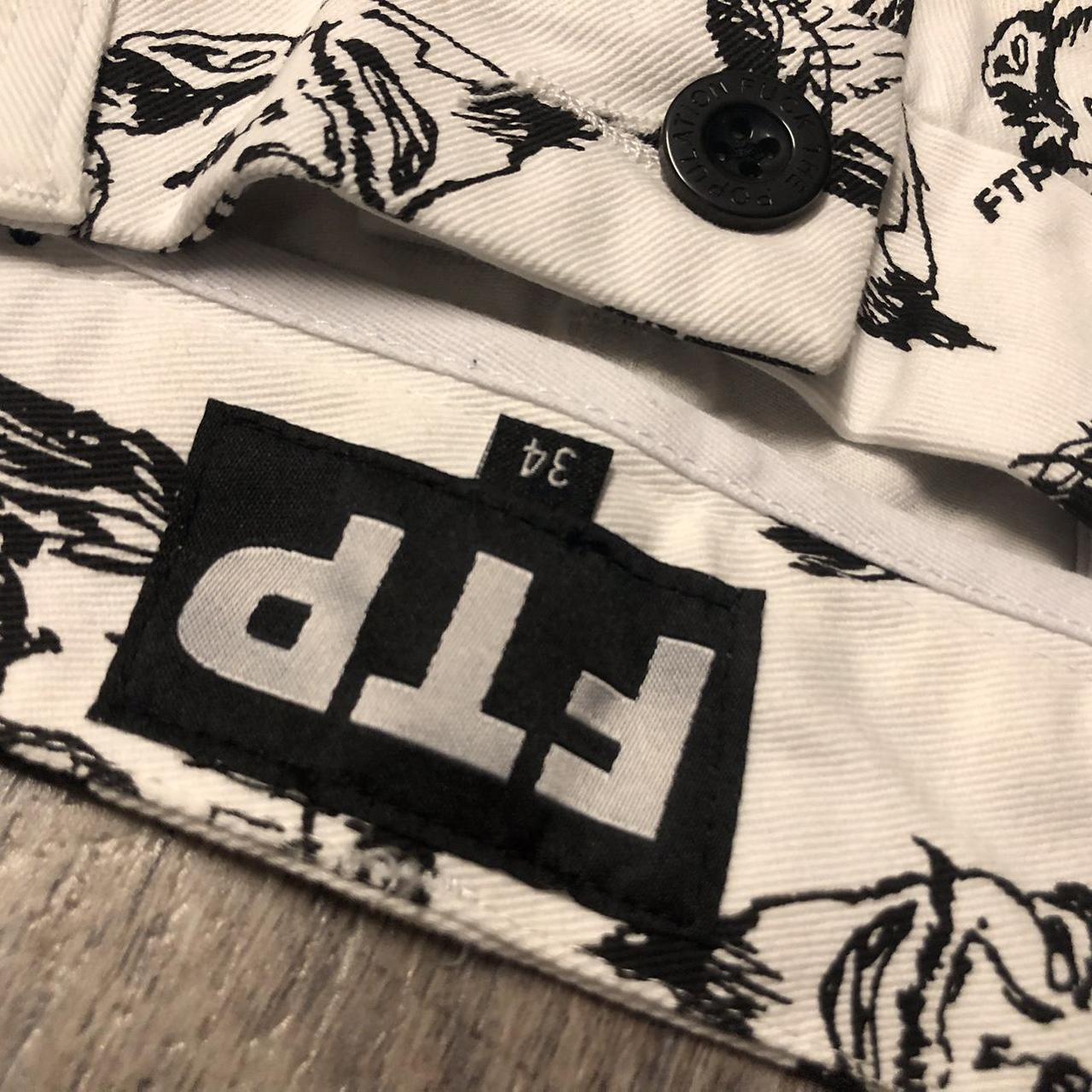 お見舞い FTP Heaven Depop | white pants Chino Hell or パンツ