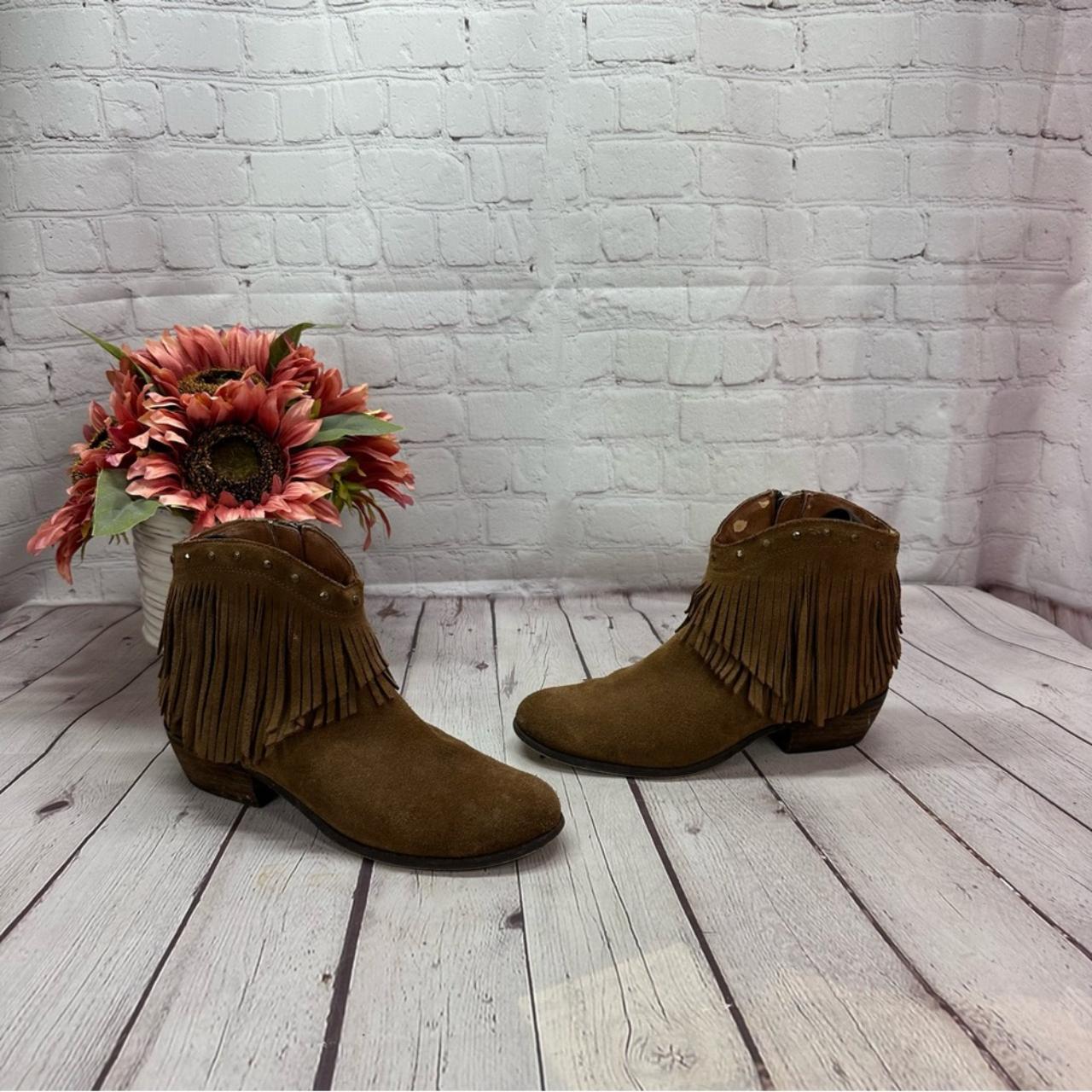 minnetonka brown leather fringe booties sz 7 western. Depop