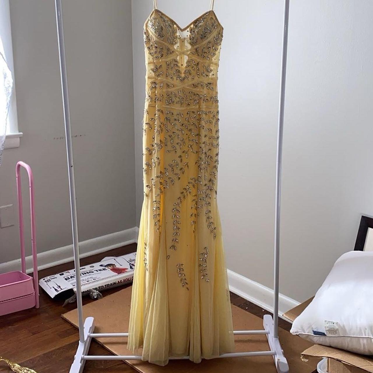 Caché Yellow Prom Dress with Silver Leaves 💛🌼,