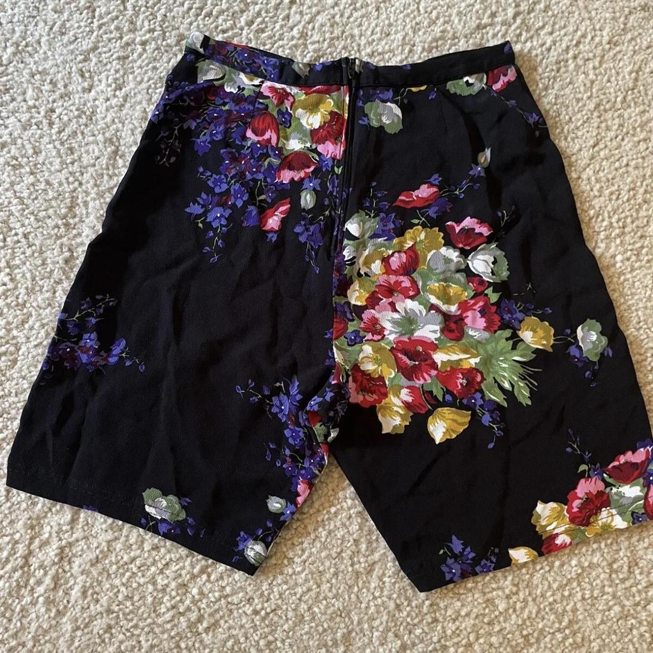 VINTAGE Betsey Johnson shorts 90s 1990s small... - Depop