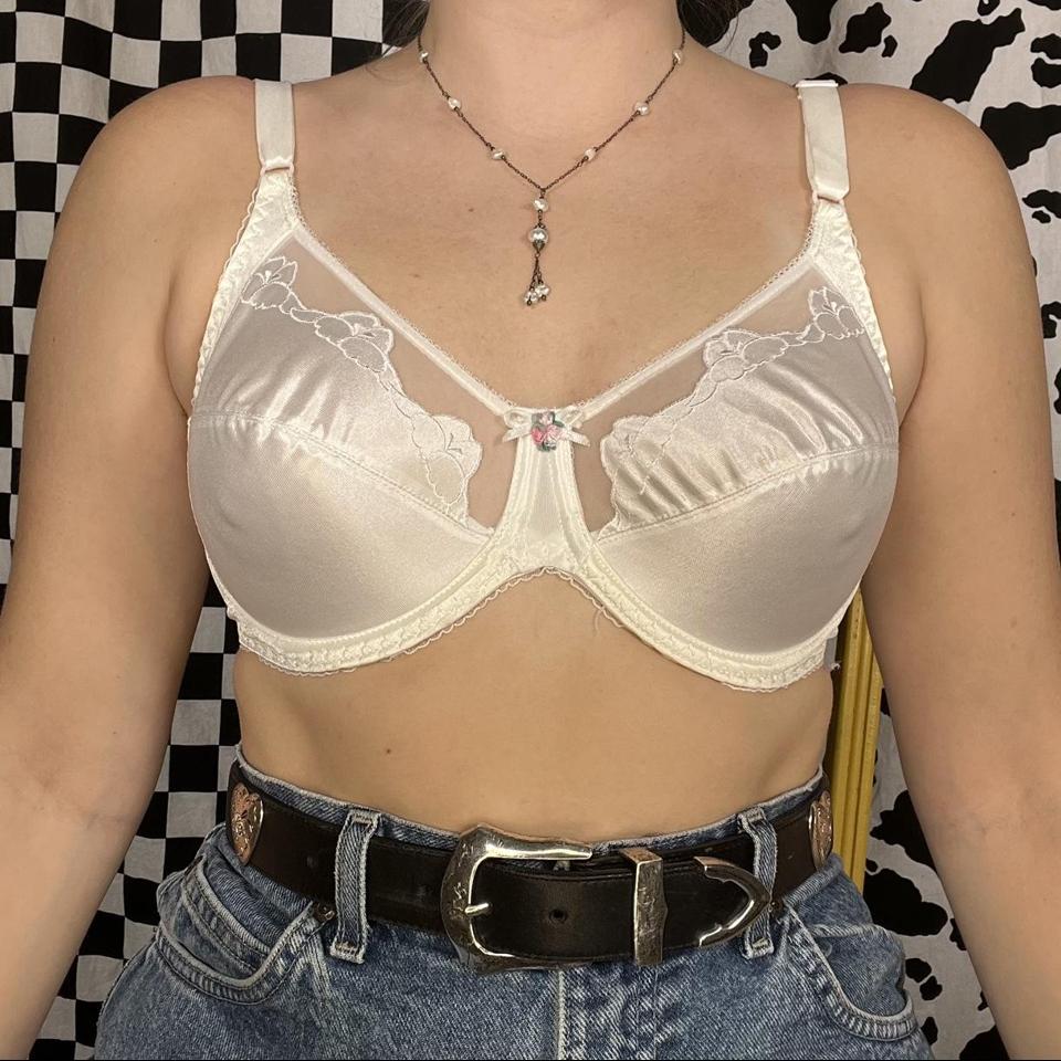 Here is a vintage Bali bra.Tag reads 36 C.Hand dyed - Depop