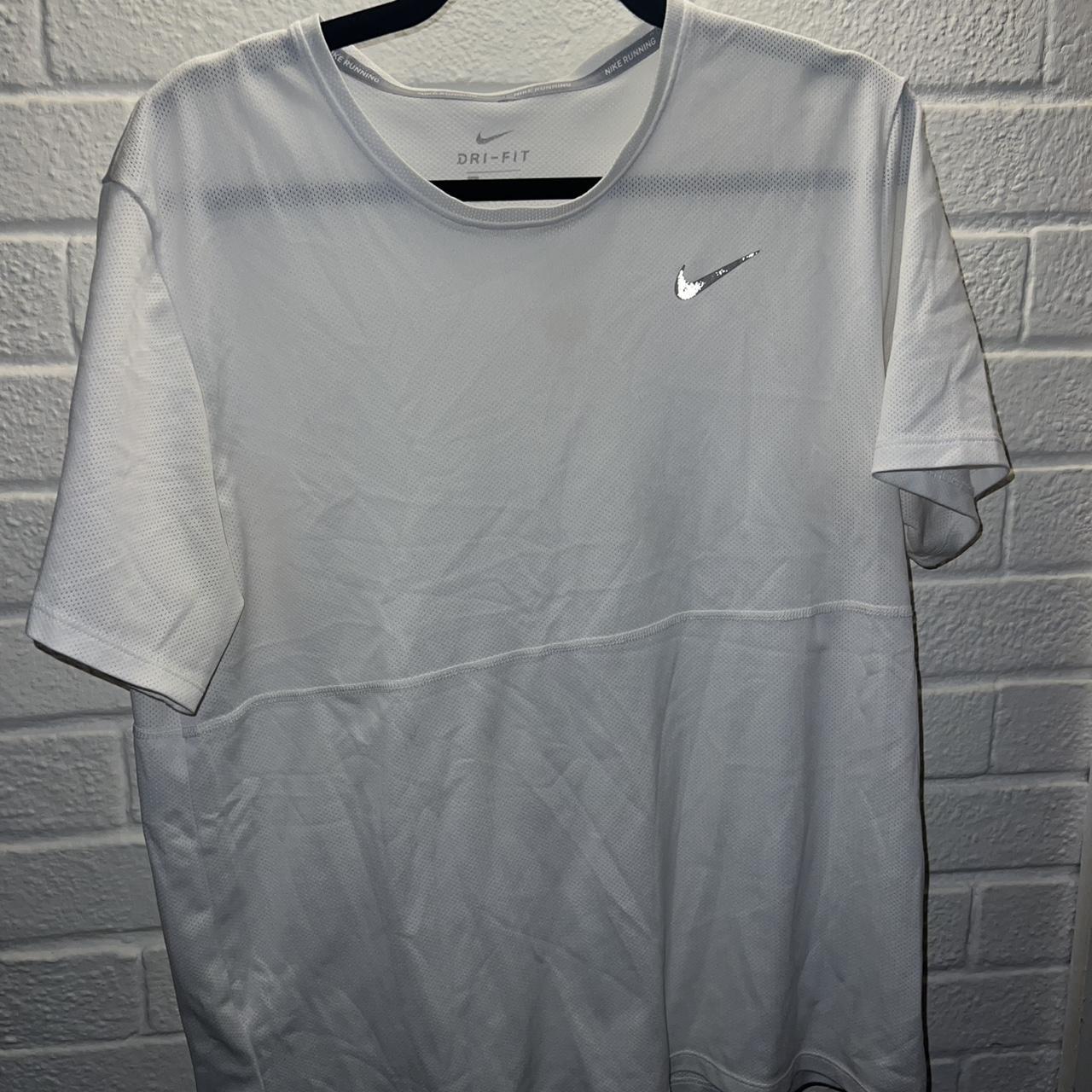 item listed by hennesseyoutlet