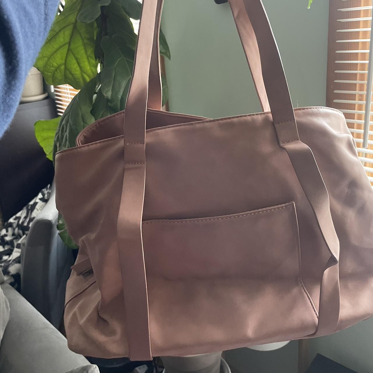 Universal discount thread tote