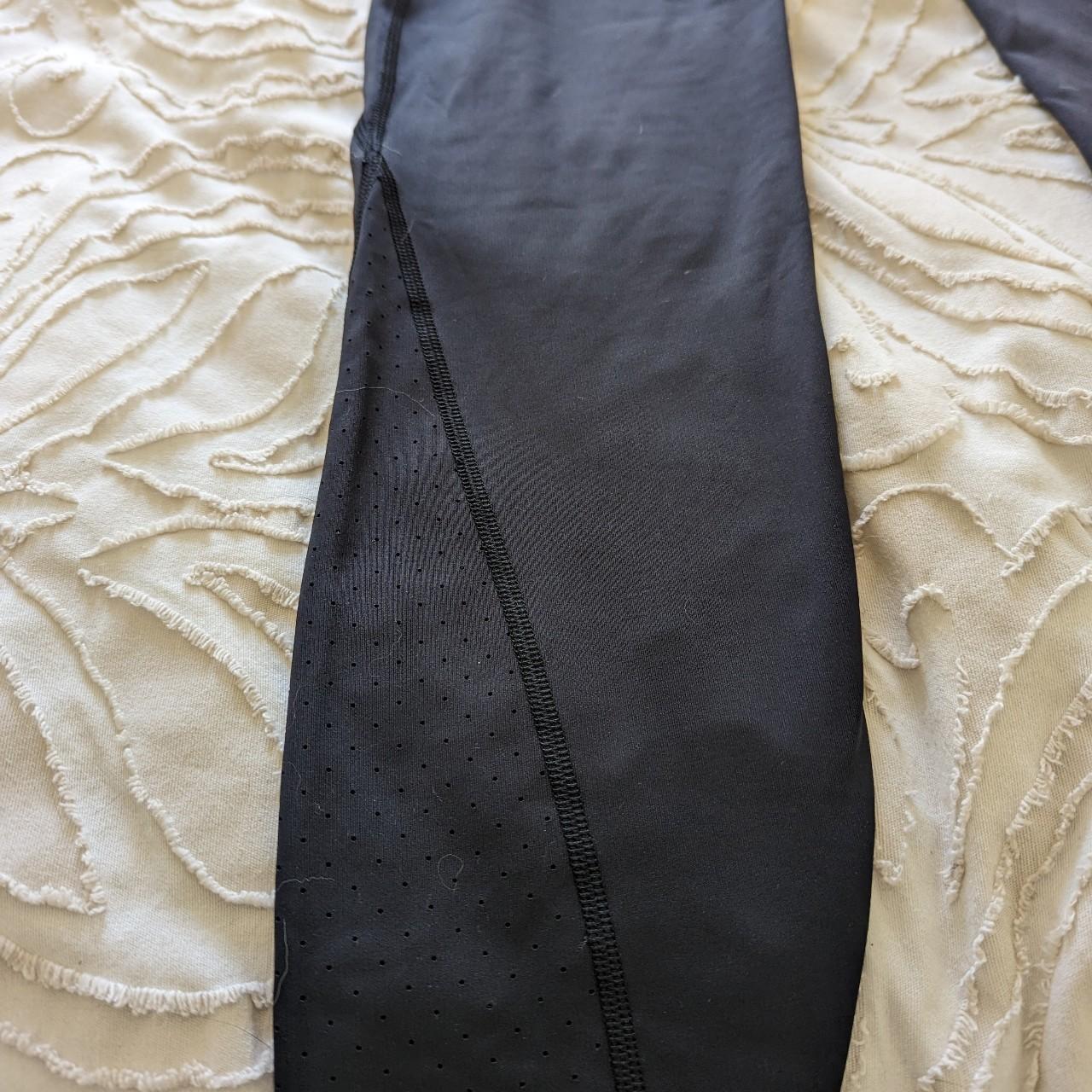 NWOT black high rise Gap GapFit sculpt compression - Depop