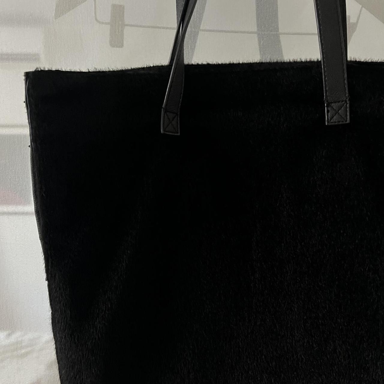 Assembly label tote bag on sale black