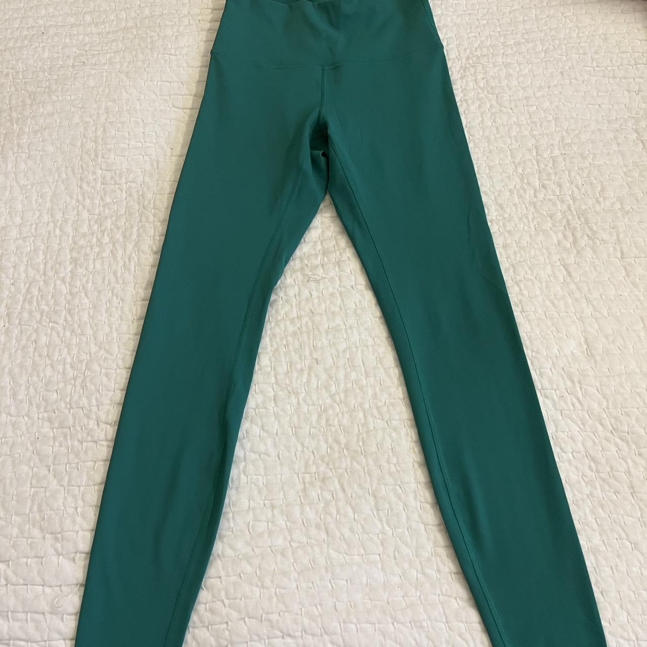 item listed by taelorhenderson