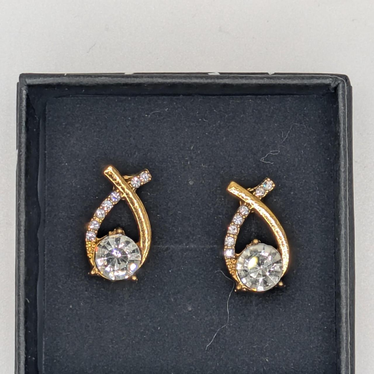 Hot Topic Women's Jewelry Gold/Multi – Gold Plated Earrings With